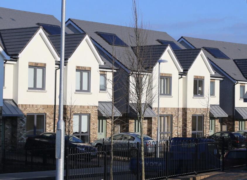 UK Housing Market Hits Pause in June 2025 with Prices Frozen at £296,665